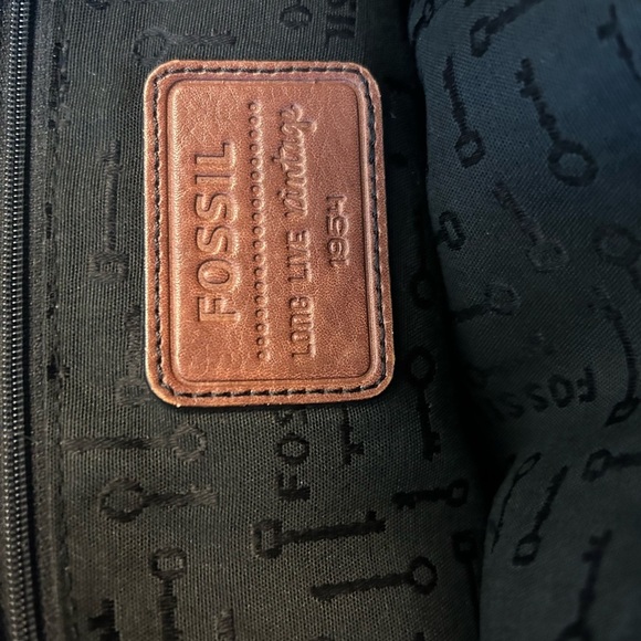 Fossil vintage larger purse in great vintage condition- definite wear, vintage - Picture 12 of 15